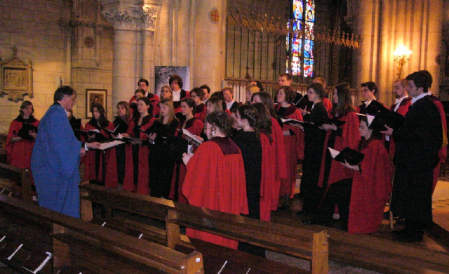 Choir performing in Loches Choir performing in Loches